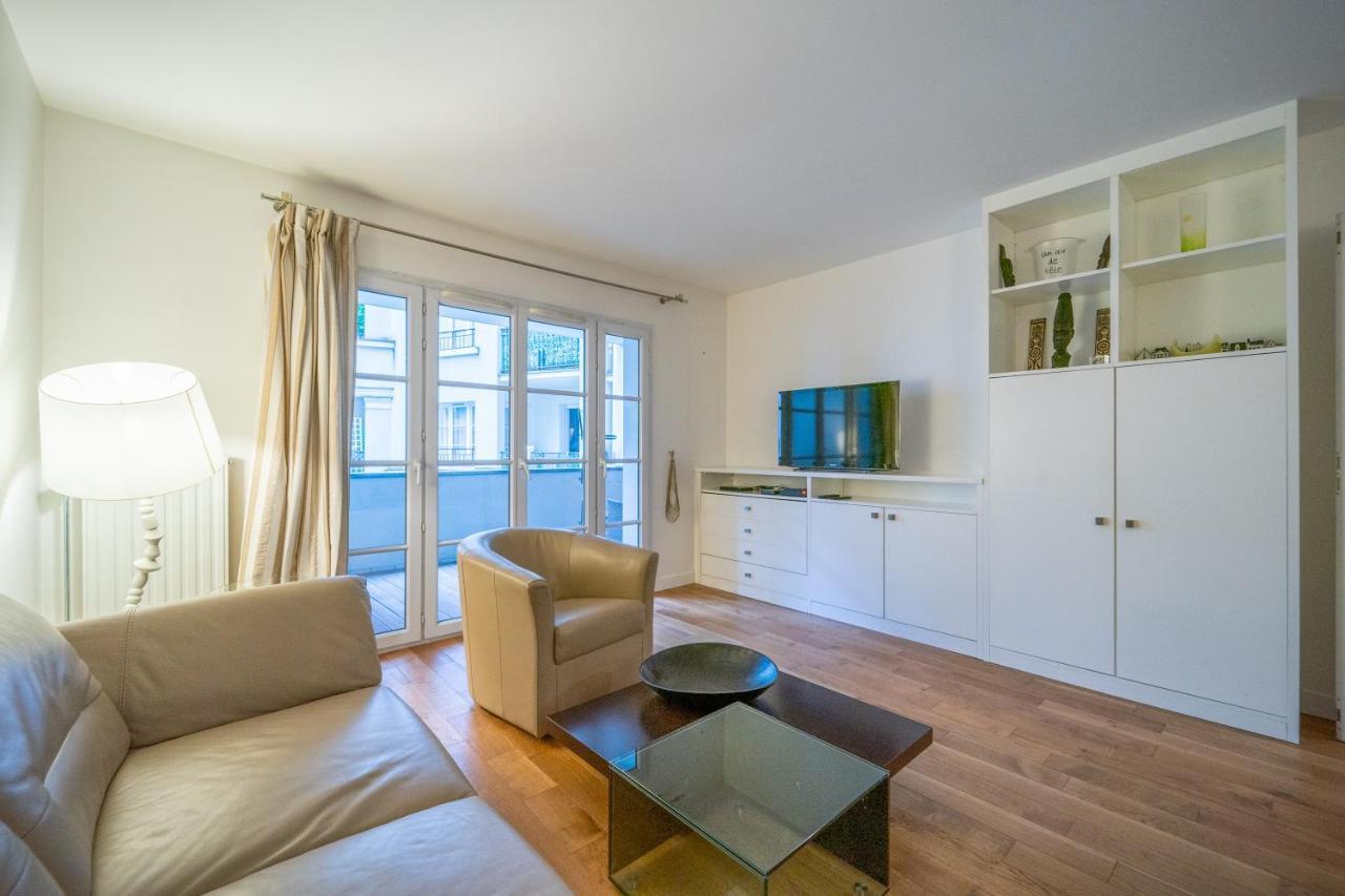 Апартаменти Havre De Paix - Appt Avec Terrasse Курбевуа Екстер'єр фото